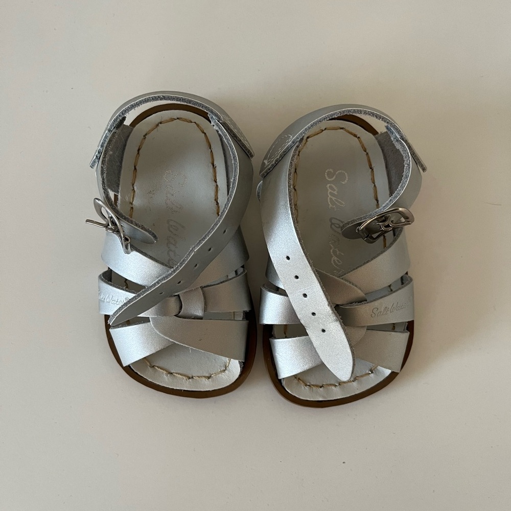 NWOT Silver Saltwater Sandals size toddler 3